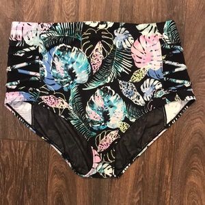 🌴new listing🌴 high waisted Torrid size 3 Bottoms